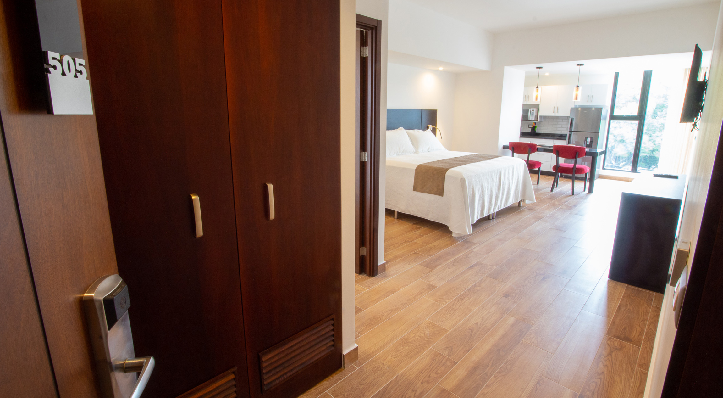 Suite estándar con cama king y cocina equipada