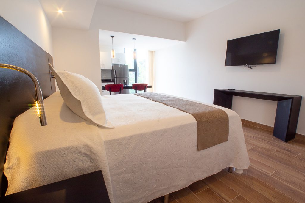 Cama king con Smart TV