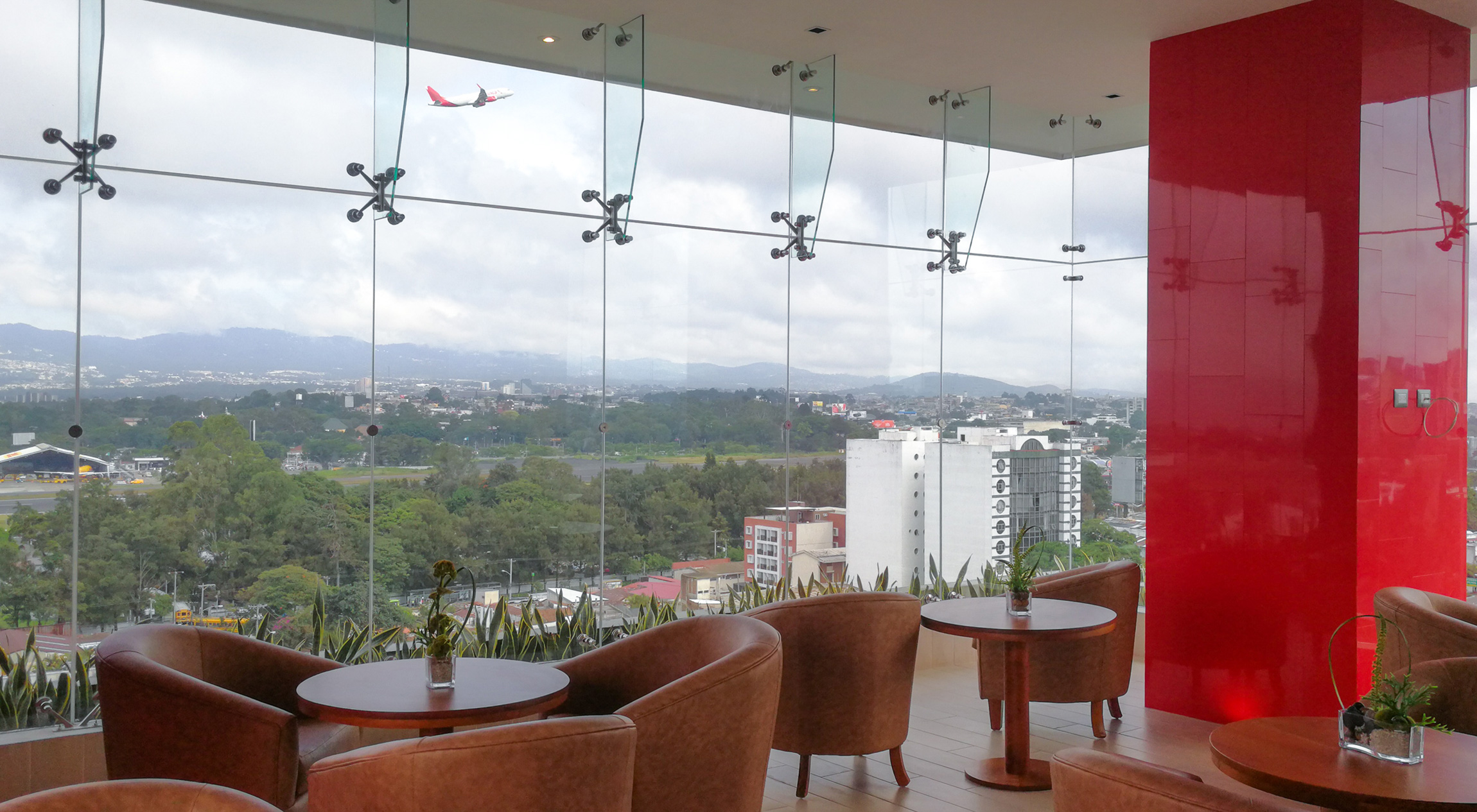 Sky Lounge con vista a la Ciudad de Guatemala